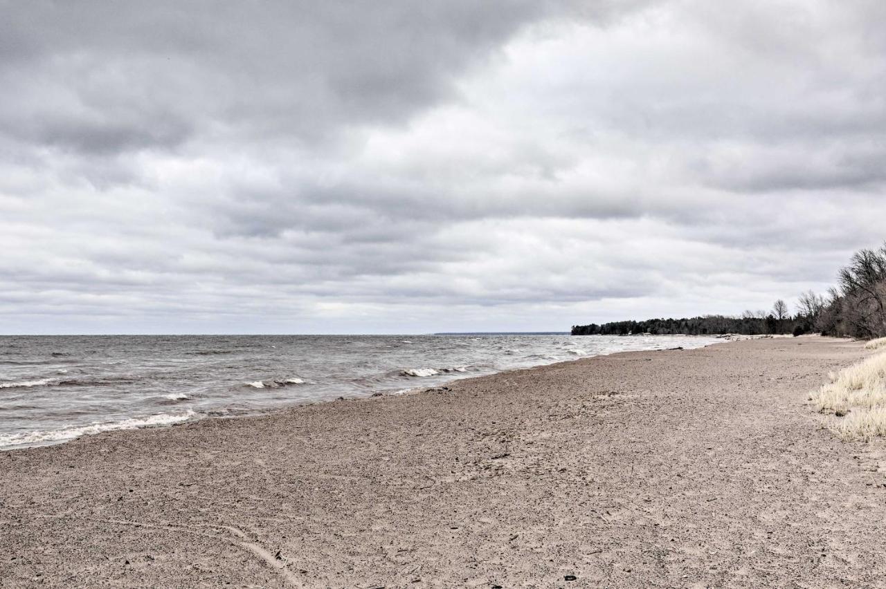 Walk To Lake Superior Ontonagon Home With Fire Pit! Exterior photo