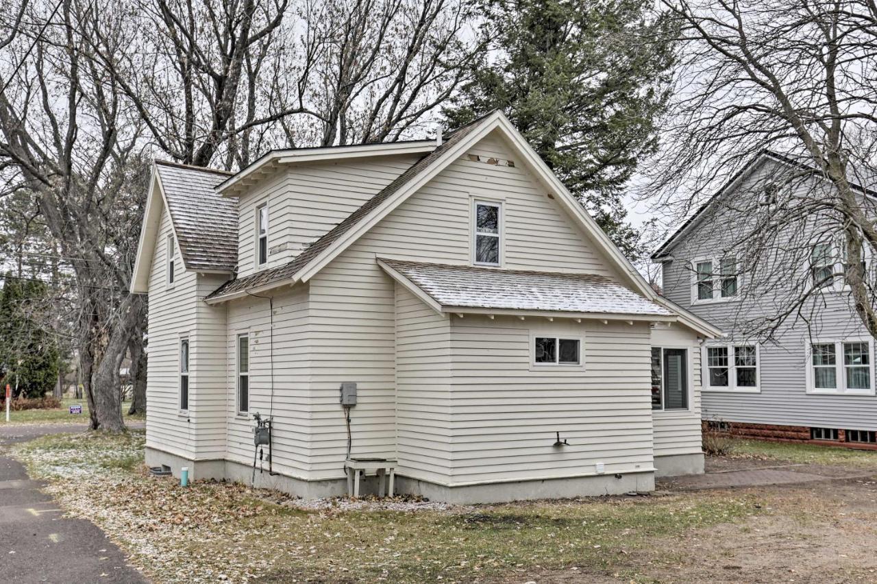 Walk To Lake Superior Ontonagon Home With Fire Pit! Exterior photo